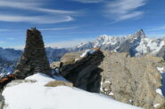 il grande ometto della cima con vista sul Bianco