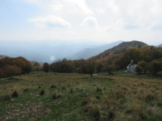 Cappella e Lago del Brugneto