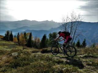 Inizio discesa dal Castelletto per la cresta della Rognosa.