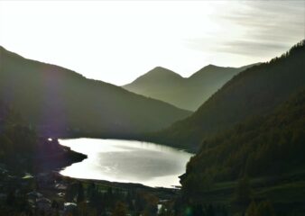 Prime luci sul lago di Ponte.