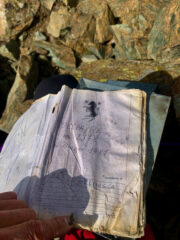 Libro di vetta su P.ta Occid. del 1987.