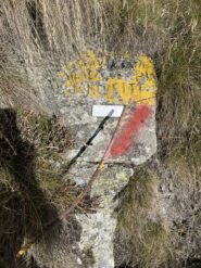 Il bivio con il sentiero E51 nel vallone Bosa (o Ambruse) 