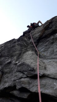 in uscita dall'ostico muro strapiombante finale..