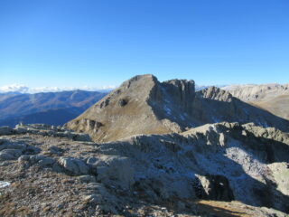 Bric di Conoia (m.2524) dalla Cima delle Roccate (m.2480)