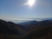 La rocca di Cavour emerge dalla foschia
