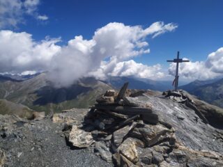La croce di vetta del Tete de l'Autaret