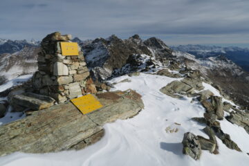 la cima del Mont Mary