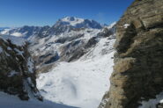 il rifugio e il Velan dal canale di salita