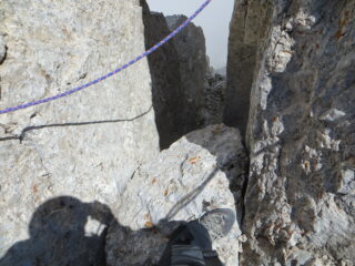 il masso incastrato nel camino della via Ciai-Pasquali