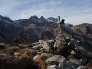 la piccola croce sulla cima