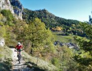 All'inizio del sentiero sopra Camoglieres.