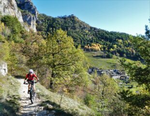 All'inizio del sentiero sopra Camoglieres.