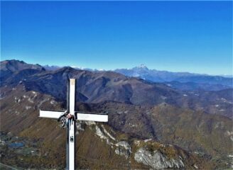 Azzurro dominante.