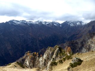 Cielo coperto verso Rima e d il Tagliaferro.