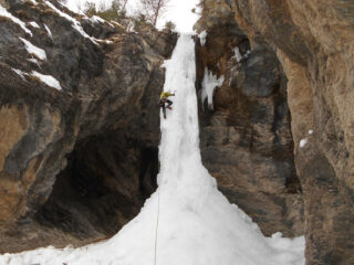 Cela coule un peu et quelques trous en sortie