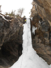 Sortie de sombre héros