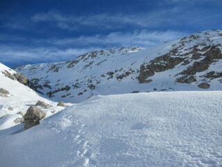 A dx i pendii che tagliano il Monte Rotondo (m.2495)