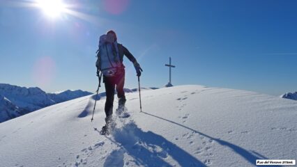 Finalmente dopo circa h.3.30 arriviamo alla croce di vetta.