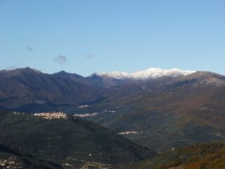 Lucinasco e il Monega innevato 