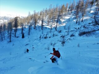 Tratto in alto su neve non facile...