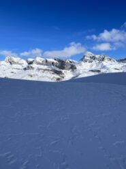 parte centrale della gita: neve con crosta non portante e neve di riporto