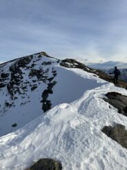 Tratto in cresta che porta alla Vergia