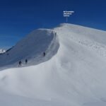 Saliamo l'estetica e bonaria cresta, con il dio Eolo adirato.