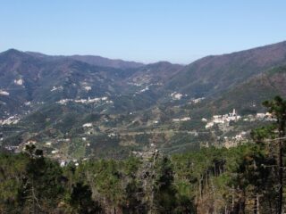 Entroterra di levanto dai pressi del Colle di Gritta