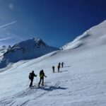 Lassù, a destra, la cima