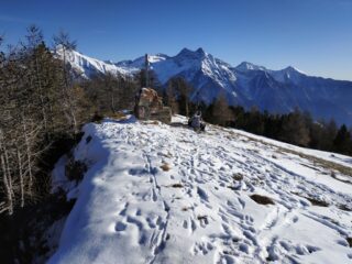 La cima con le Dame di Challand sullo sfondo.