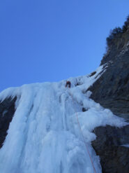 Le mur de sortie de droite du torrent