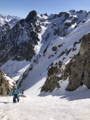 Inizio canale, Alice e dietro il Becco Alto del Piz.