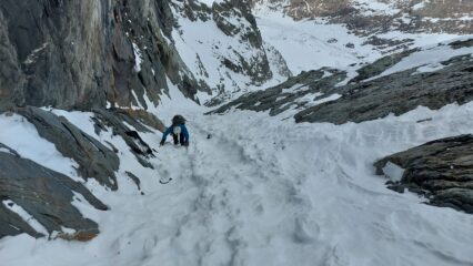 Circa a metà Canale