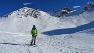 In discesa nel vallone sotto il passo.