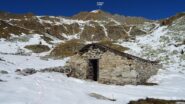 Baita Cadelle in discesa sul versante sud.