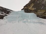 La cascata dal basso 