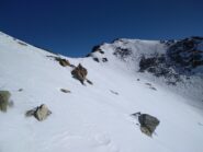 L'ampia sella poco prima della vetta.