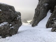 Si ritorna dentro le nubi, ma il sole sta per uscire anche in basso.
