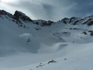 In salita: al centro, sulla destra il Gran Roc