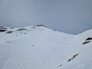 Il serpentone in salita dal colletto Campanin