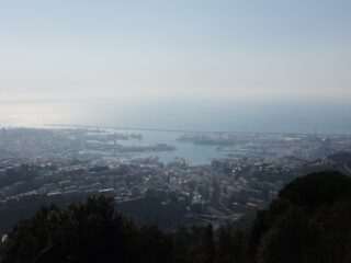 Il porto passeggeri da Forte Begato