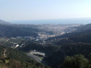 Vista su Genova scendendo al Righi