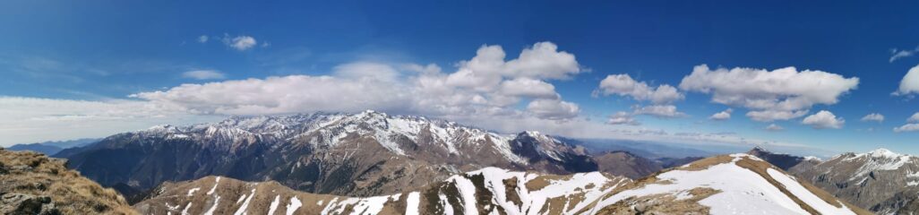 il desolante paesaggio dalla vetta...