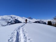 In cima. Sullo sfondo, la Garitta Nuova a sinistra e il Viso in centro.