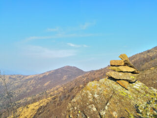 Truc dell'Aquila. Sullo sfondo monte Turu.