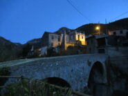 Tra le case di Toirano.