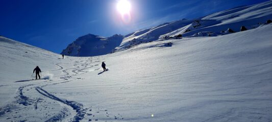 In discesa verso il colle sotto il Nordmannviktinden