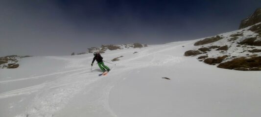 Ottima neve nella parte alta con expo est
