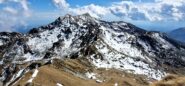 la cresta percorsa, in fondo il Mombarone