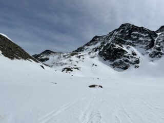 L’acceso al primo colletto e la vetta